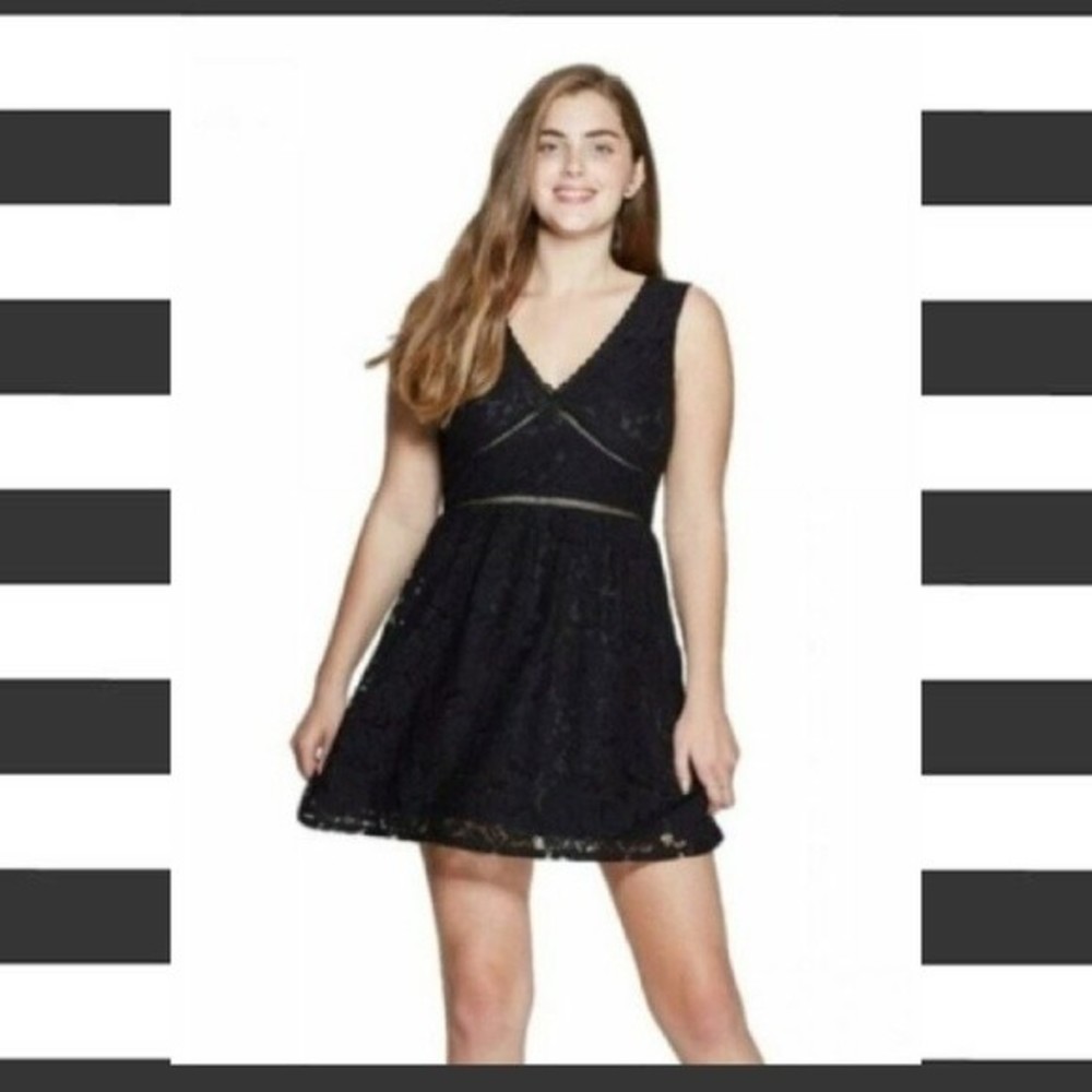 Fabulous Black Lace Dress‎ NWT